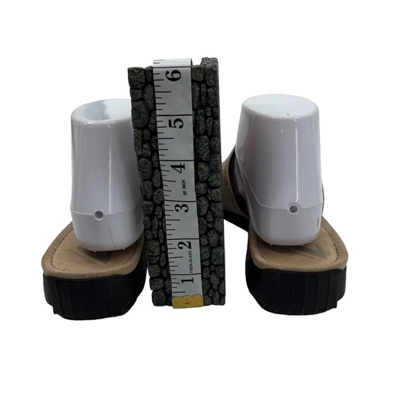 Anne Klein Gold T-Strap Wedge Sandals Size 9 1/2 Women’s - Picture 8 of 9